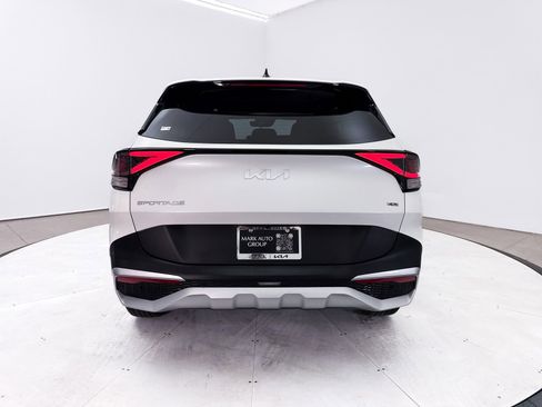 Used 2023 Kia Sportage LX AWD/4WD image 16