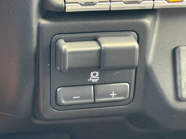 Used 2020 Chevrolet Silverado 1500 High Country w/ Technology Package AWD/4WD image 22