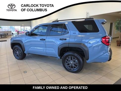Used 2025 Toyota 4Runner SR5 AWD/4WD image 9