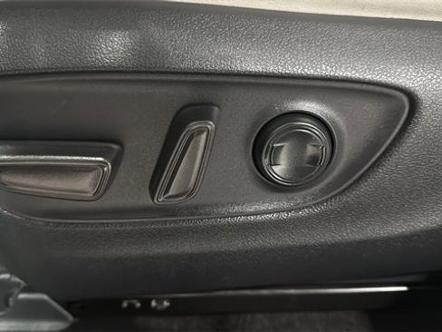 Used 2023 Toyota RAV4 XLE Premium image 24