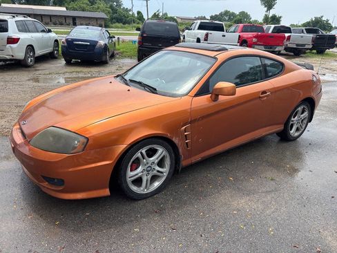 Used 2006 Hyundai Tiburon SE image 4