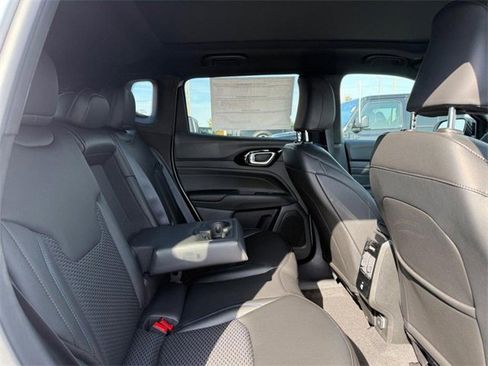 New 2025 Jeep Compass Latitude w/ Sun & Sound Group image 9