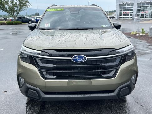 Used 2025 Subaru Forester Touring AWD/4WD image 13