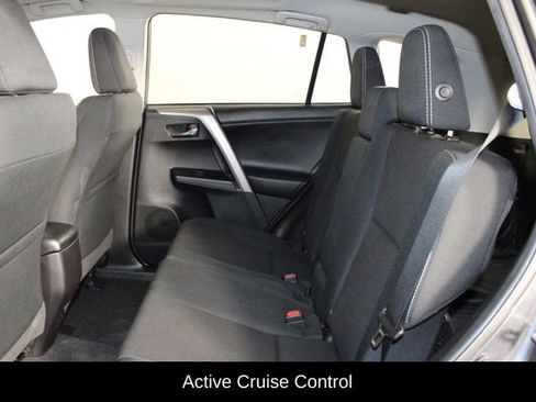 Used 2018 Toyota RAV4 XLE image 13