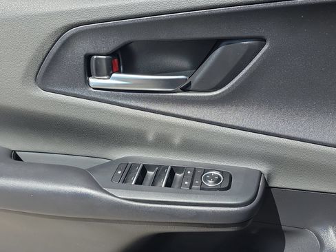 Used 2024 Toyota Prius XLE FWD image 24
