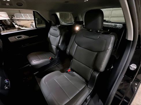 New 2026 Ford Explorer Active w/ Active Comfort Package AWD/4WD image 10