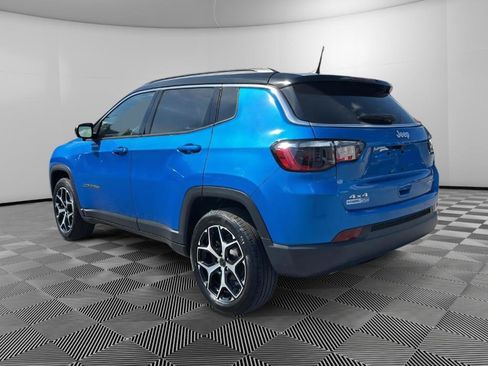 Used 2025 Jeep Compass Limited AWD/4WD image 3