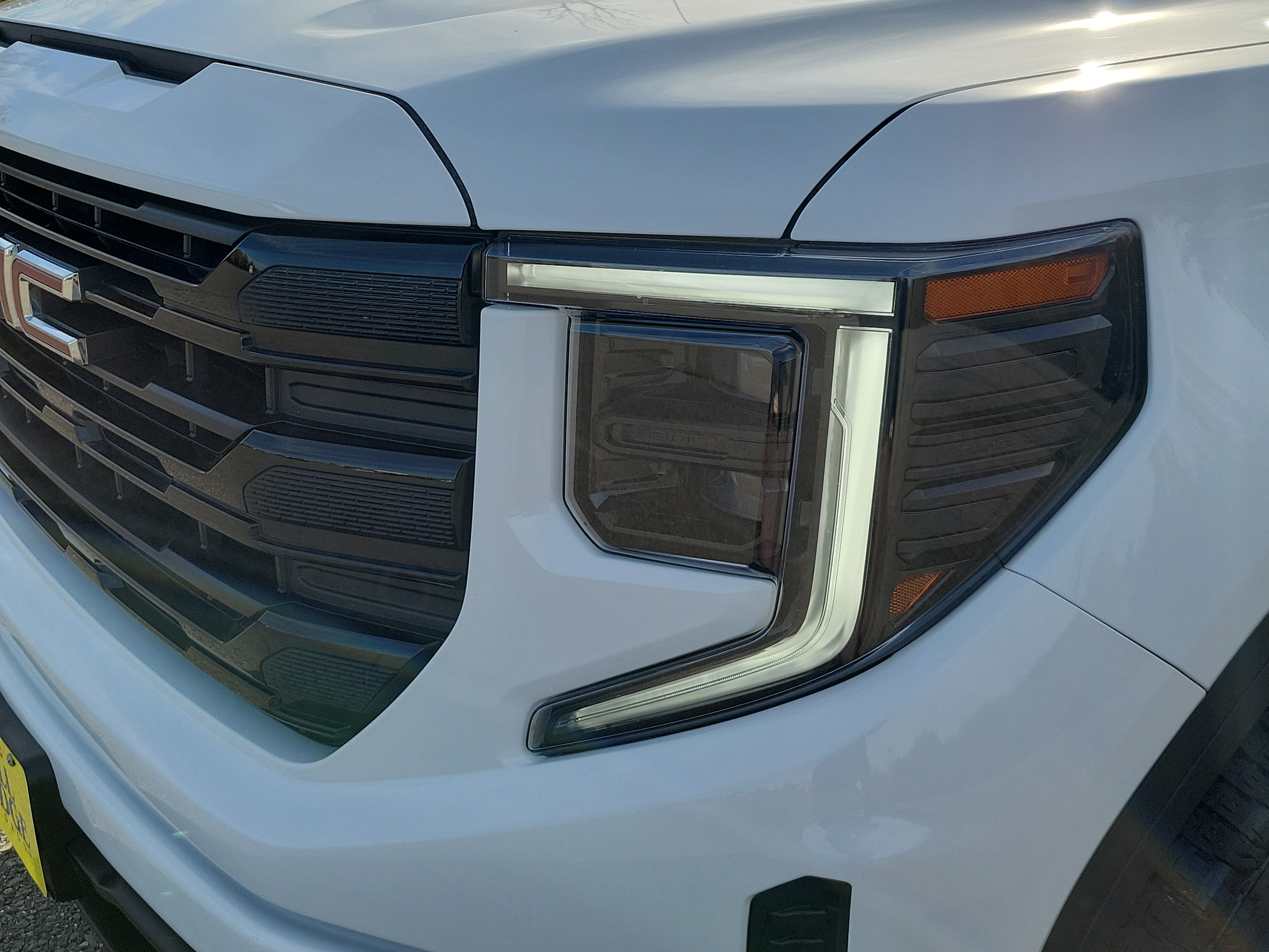 Used 2025 GMC Sierra 1500 Elevation w/ X31 Off-Road Package AWD/4WD image 9