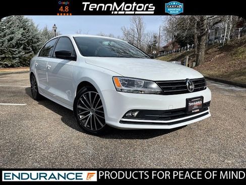Used 2016 Volkswagen Jetta Sport image 3