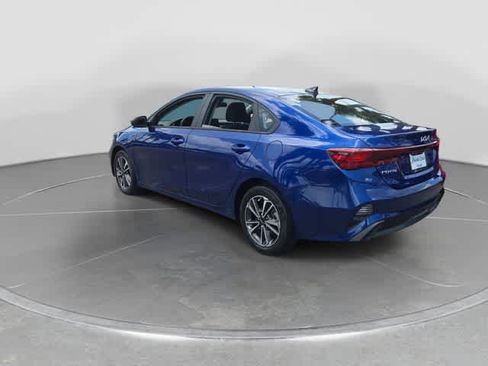 Used 2023 Kia Forte LXS w/ LXS Technology Package FWD image 6