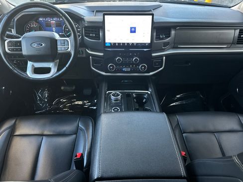 Used 2024 Ford Expedition XLT image 12