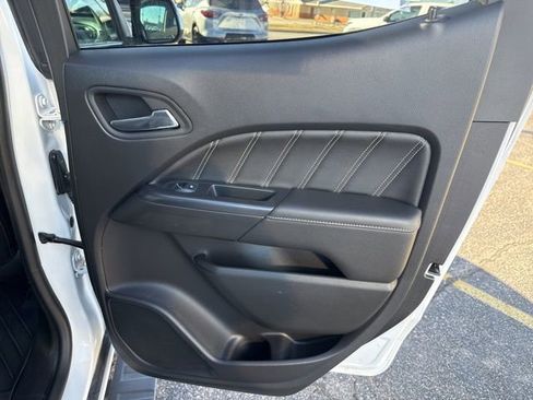 Used 2021 GMC Canyon Denali image 14