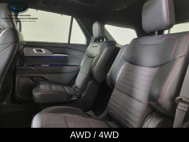 Certified 2025 Ford Explorer ST-Line w/ Premium Package AWD/4WD image 16