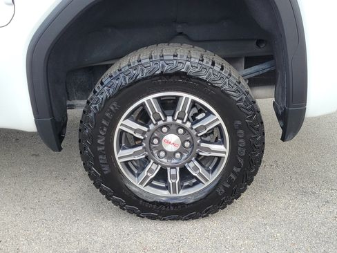 Used 2025 GMC Sierra 1500 AT4 AWD/4WD image 25