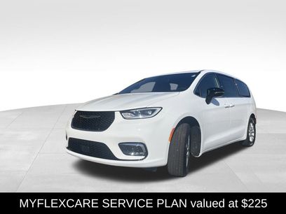 New 2026 Chrysler Pacifica Select