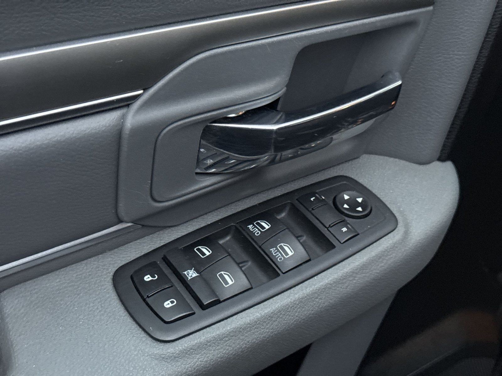 Used 2019 RAM 1500 Warlock AWD/4WD image 16