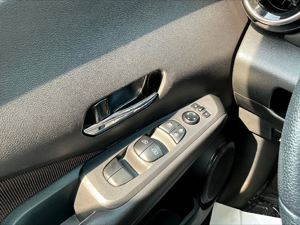 Used 2024 Nissan Kicks SR FWD image 18