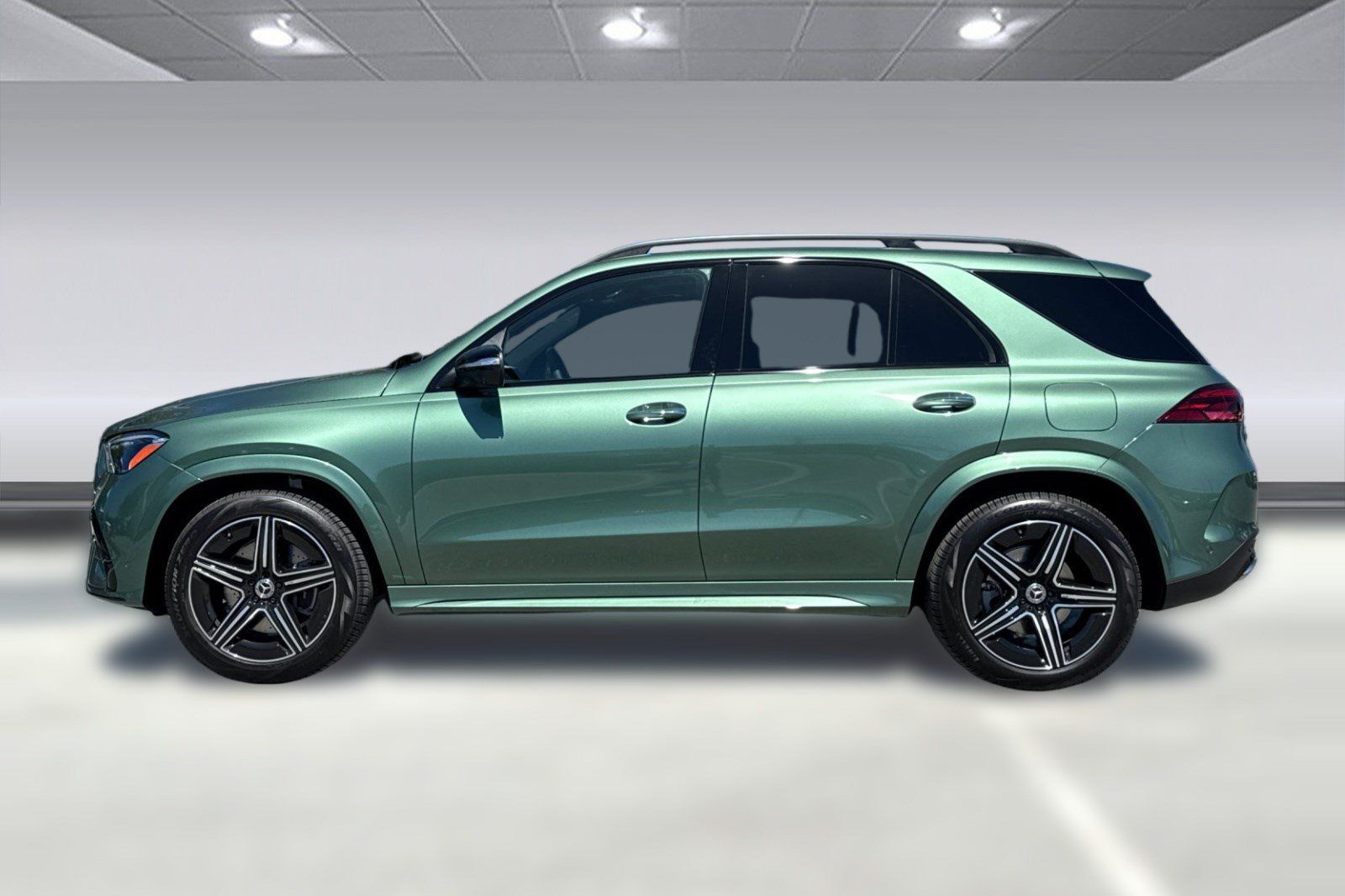 New 2026 Mercedes-Benz GLE 450e 4MATIC image 2