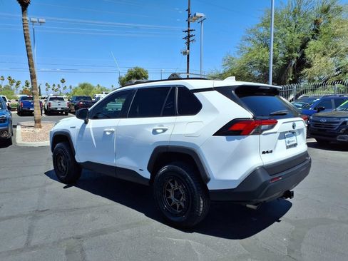 Used 2020 Toyota RAV4 LE AWD/4WD image 12