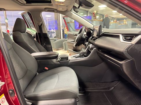 Used 2019 Toyota RAV4 XLE w/ All Weather Liner Package image 25
