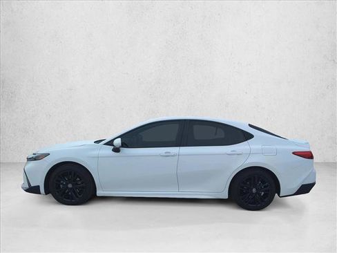 Used 2026 Toyota Camry SE image 5