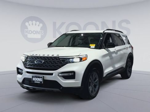 Used 2023 Ford Explorer XLT w/ Equipment Group 202A AWD/4WD image 5