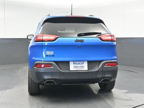 Used 2018 Jeep Cherokee Limited w/ Technology Group AWD/4WD image 6