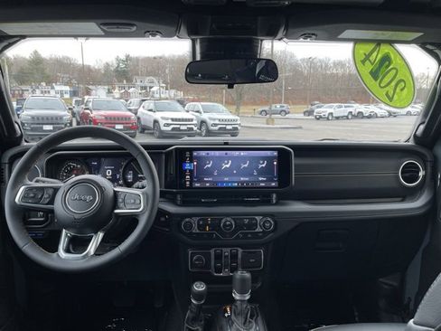 Used 2024 Jeep Wrangler Unlimited Sahara w/ Safety Group image 13