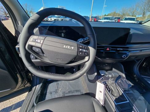 New 2026 Kia Sportage EX image 18