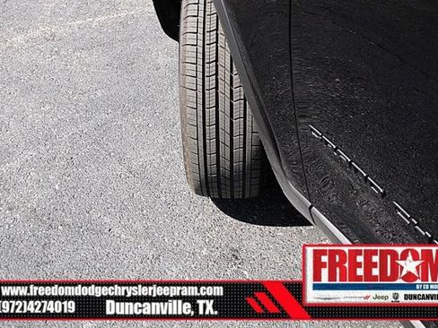 Used 2025 Jeep Grand Cherokee Altitude AWD/4WD image 40