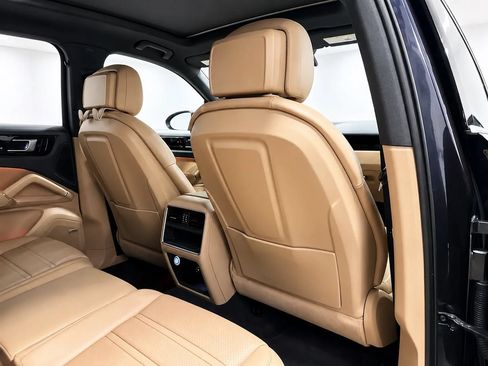 Used 2019 Porsche Cayenne S AWD/4WD image 21