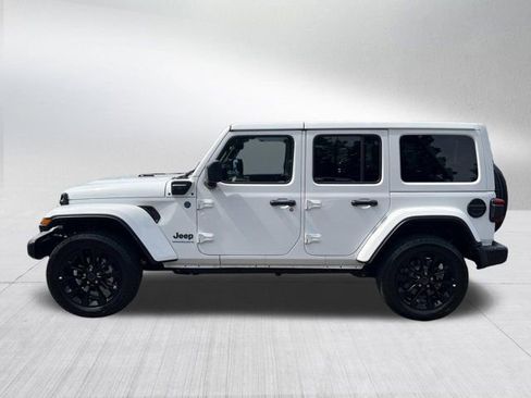 Used 2025 Jeep Wrangler Unlimited Sahara w/ Safety Group AWD/4WD image 8