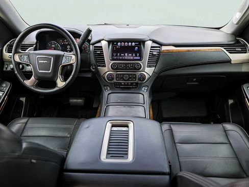 Used 2017 GMC Yukon Denali w/ Open Road Package AWD/4WD image 28