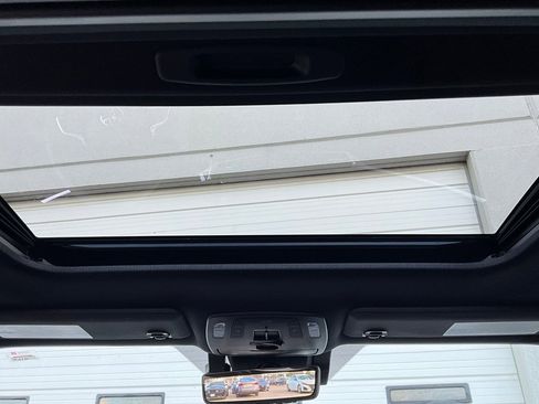 Used 2025 Toyota Sienna Platinum image 24