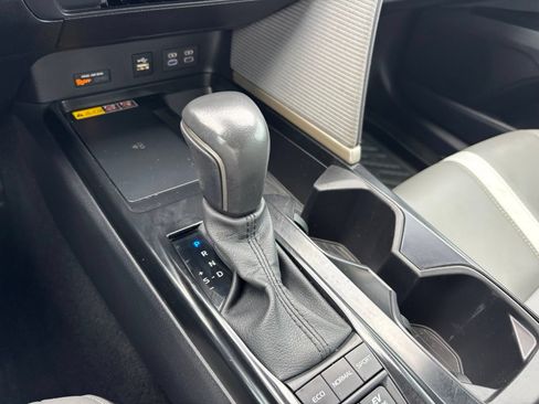 Used 2025 Toyota Camry SE FWD image 24