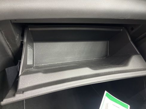 Used 2023 Buick Envision Essence image 27