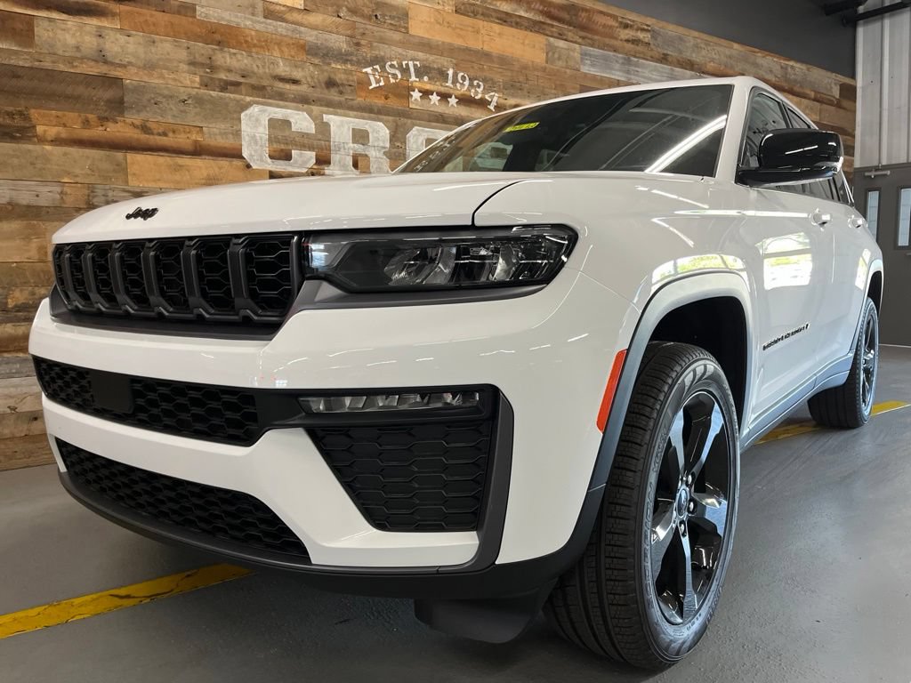New 2026 Jeep Grand Cherokee Limited w/ Limited Altitude Package AWD/4WD image 45