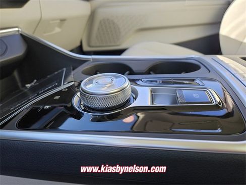 New 2026 Kia Carnival EX image 12