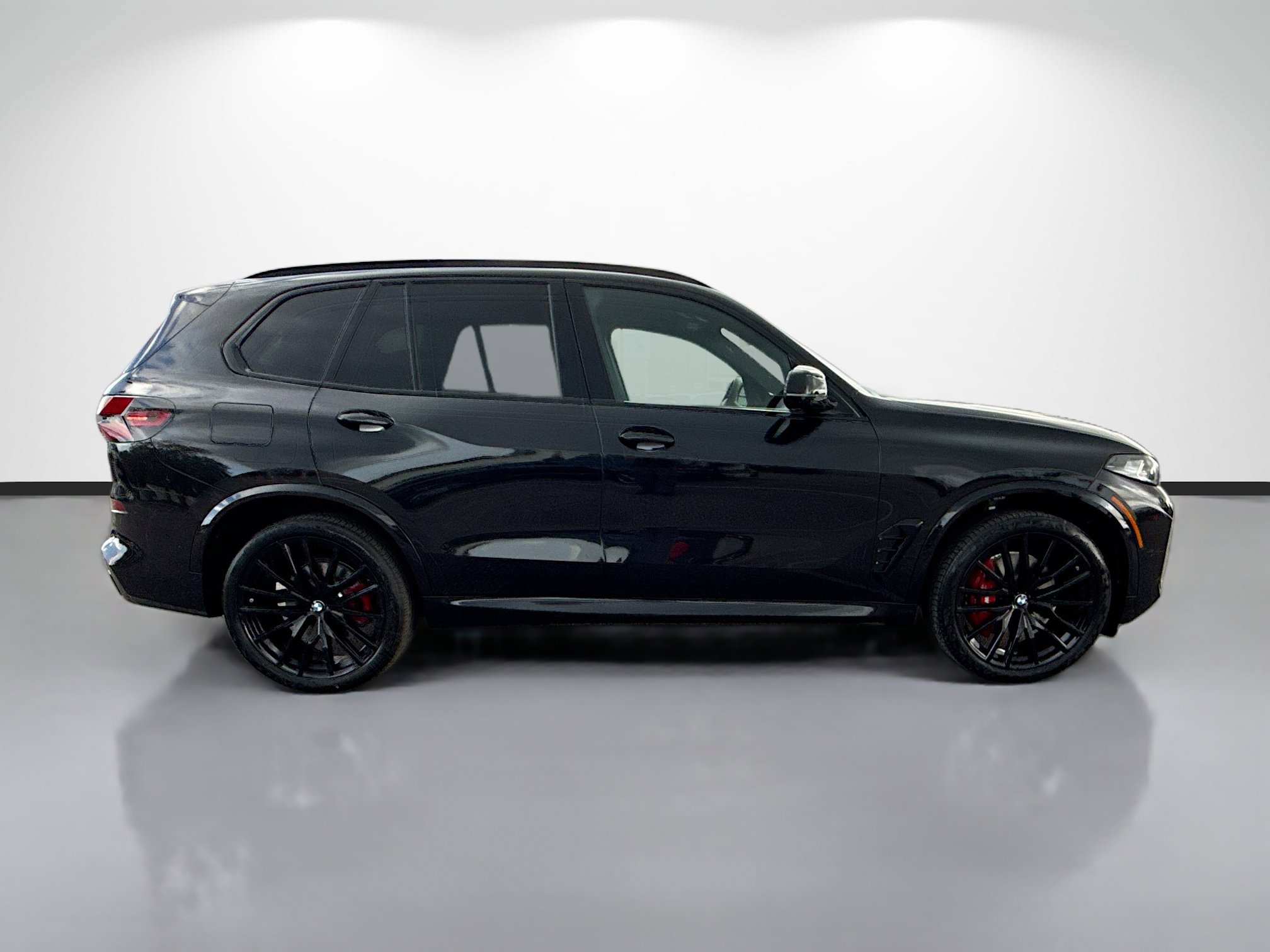 New 2026 BMW X5 xDrive40i w/ M Sport Package AWD/4WD image 2