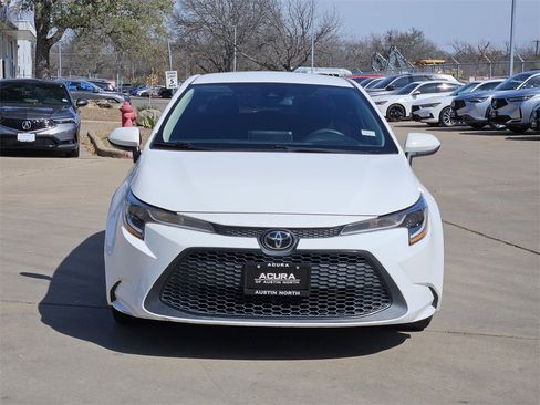 Used 2021 Toyota Corolla LE image 2