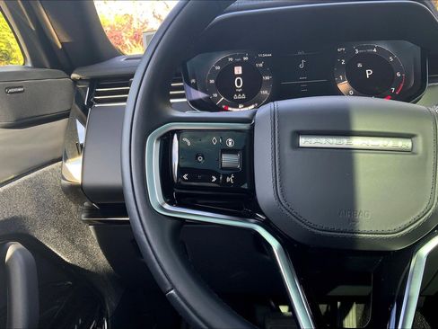 Used 2025 Land Rover Range Rover Sport image 21