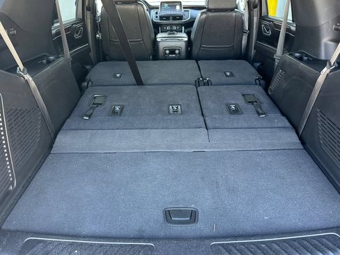 Used 2024 Chevrolet Tahoe LT AWD/4WD image 16
