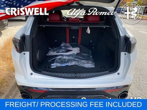 New 2025 Alfa Romeo Stelvio Sprint image 9
