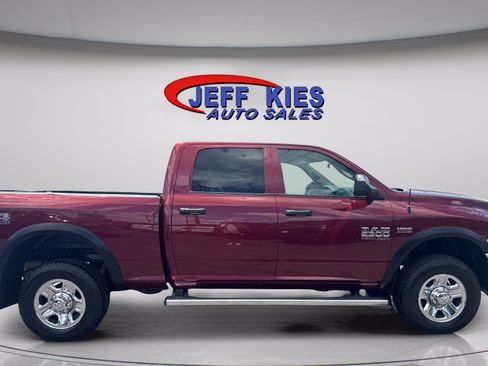 Used 2018 RAM 2500 Tradesman w/ Chrome Appearance Group AWD/4WD image 4