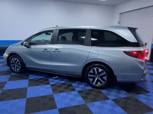 Certified 2025 Honda Odyssey EX-L image 6