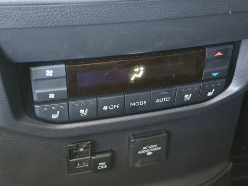 Used 2024 Toyota Sequoia Platinum image 15