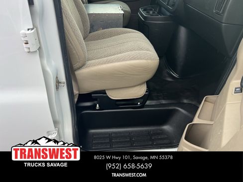 Used 2020 Chevrolet Express 3500 w/ Driver Convenience Package image 3