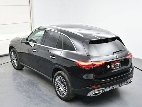 Used 2024 Mercedes-Benz GLC 300 4MATIC image 33