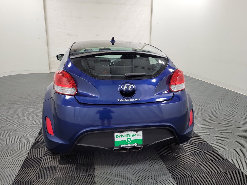 Used 2017 Hyundai Veloster FWD image 6