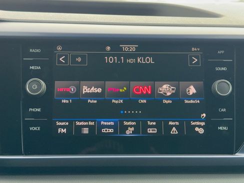 Certified 2023 Volkswagen Taos SE w/ Panoramic Sunroof Package FWD image 23